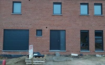 Installation de nouveaux châssis dans un lotissement à Waremme