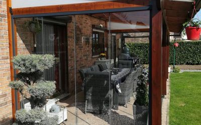 Installation de baies coulissantes en verre sécurit sur une pergola