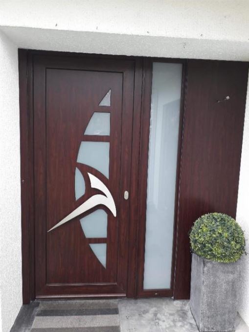 porte-entree-palissandre-panneau-frager-fralu-bungalow-soumagne